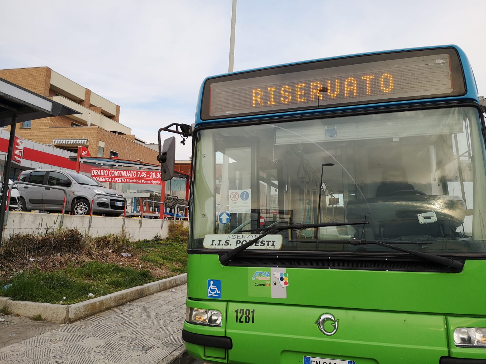 Aggressione sul bus, sbaglia corsa <br> e dà una testata all’autista