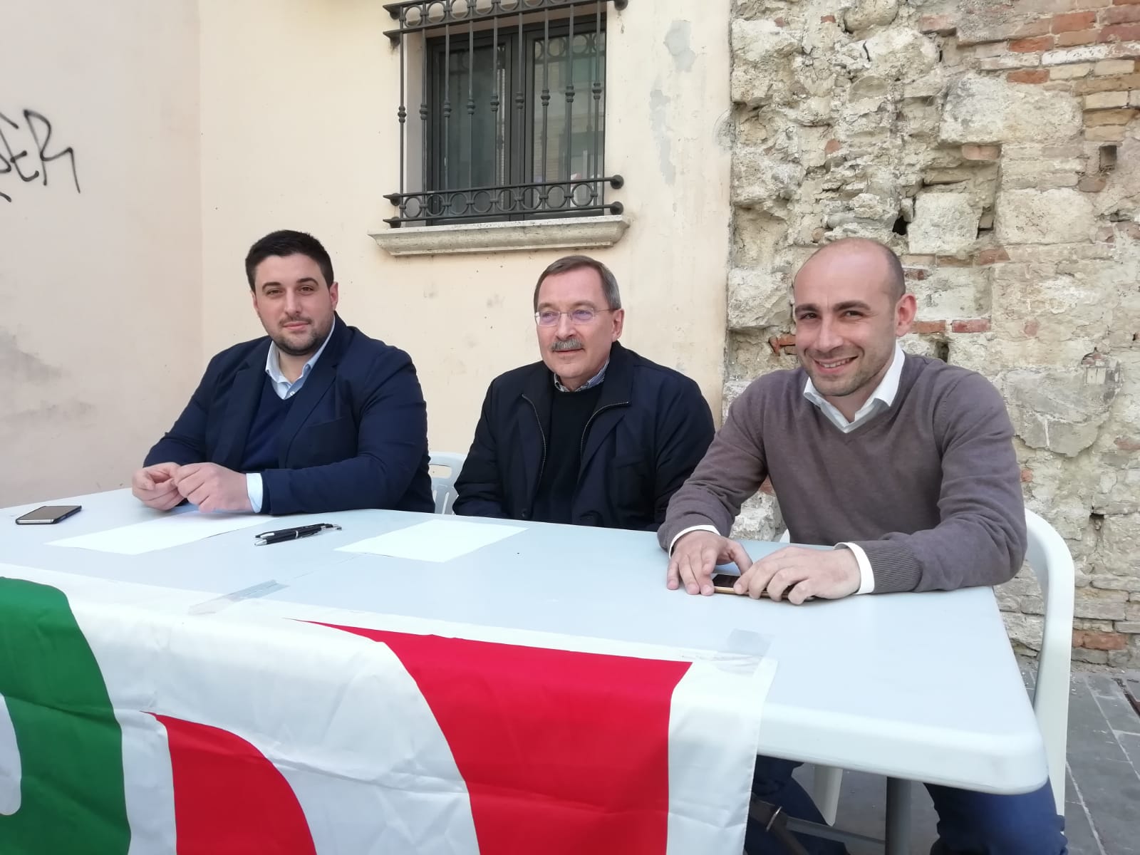 Sanità, il Pd e Frenquellucci ai grillini: <br> «Siete i migliori alleati di Castelli e Fioravanti <br> Gli abruzzesi si curano nel Piceno»