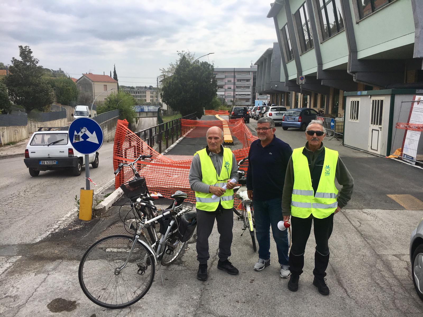 Gli Amici della bicicletta <br> incontrano i candidati a sindaco