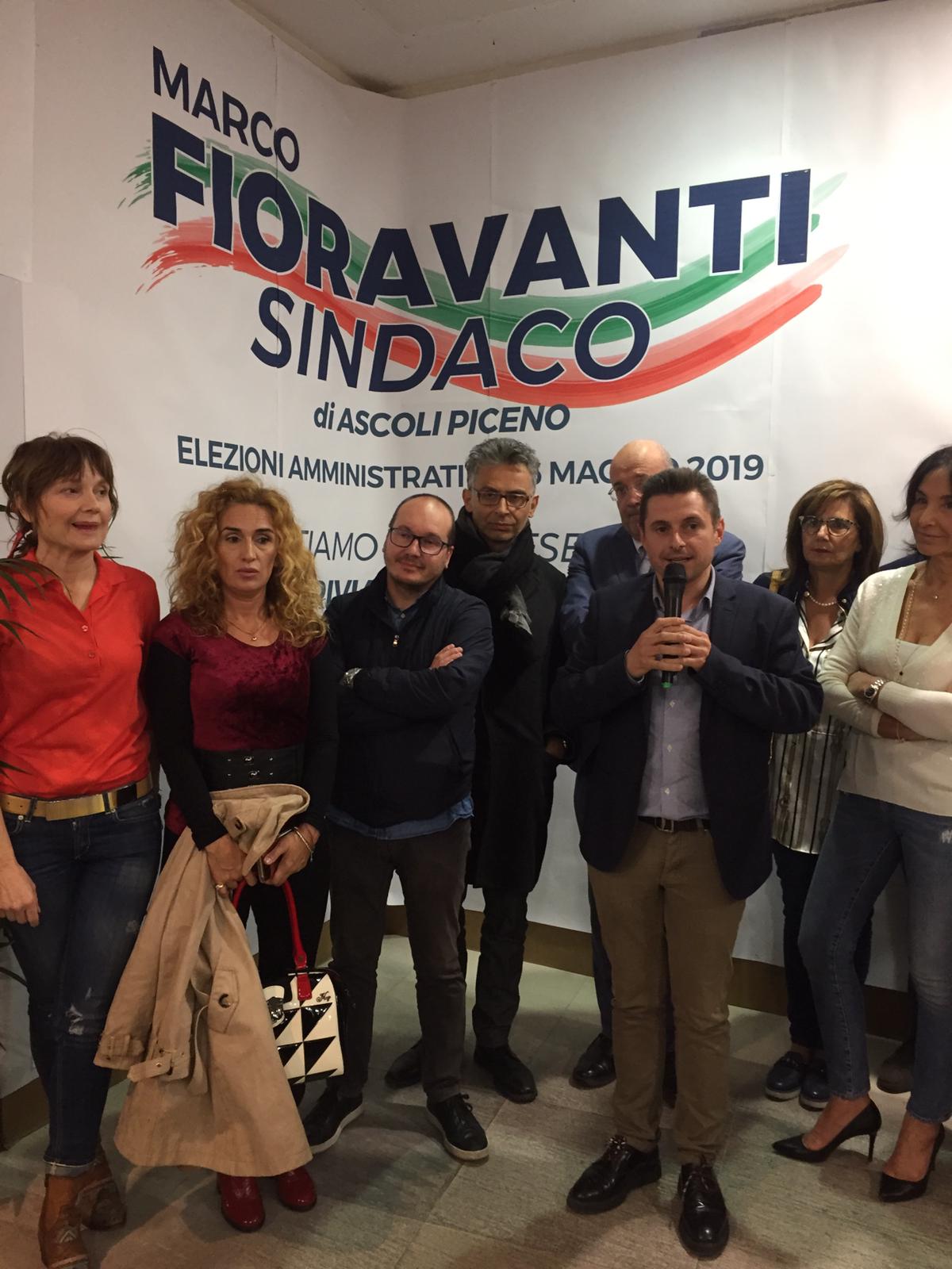 Fioravanti presenta la sua corazzata: <br> 7 civiche e 3 liste di partito <br> «Centro storico, cercherò nuovi investitori»