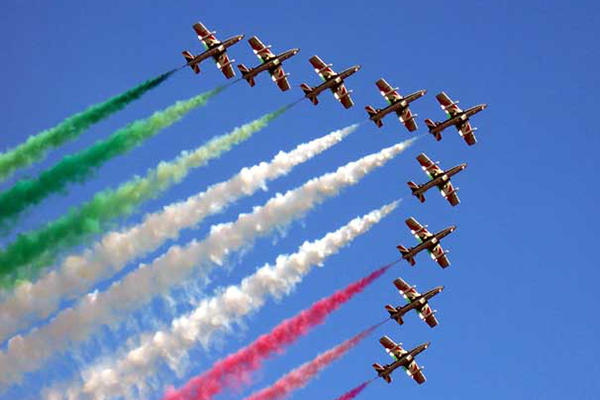 Le Frecce Tricolori scaldano i motori Tutto pronto per l Air Show