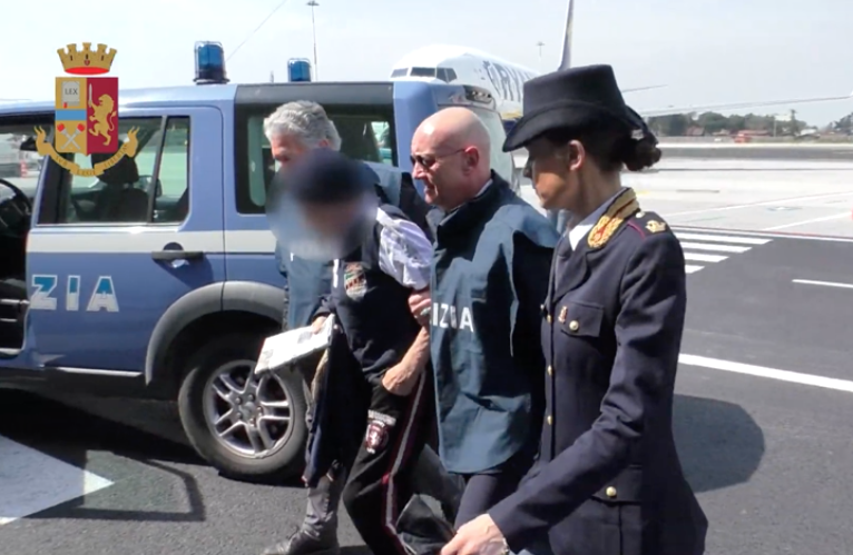 Atterrato e subito arrestato: <br> il <span> video </span> del ritorno in Italia <br> dell’ascolano Franco Giorgi