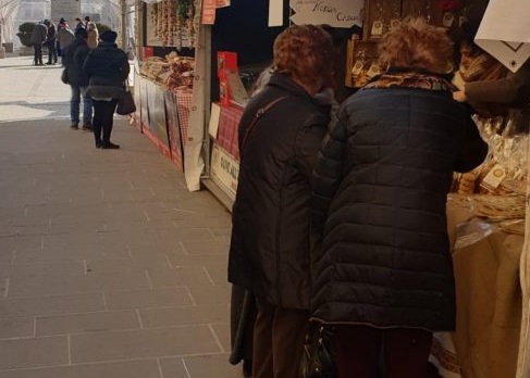 Via le bancarelle da piazza Carducci, <br> il mercato del lunedì pronto a emigrare