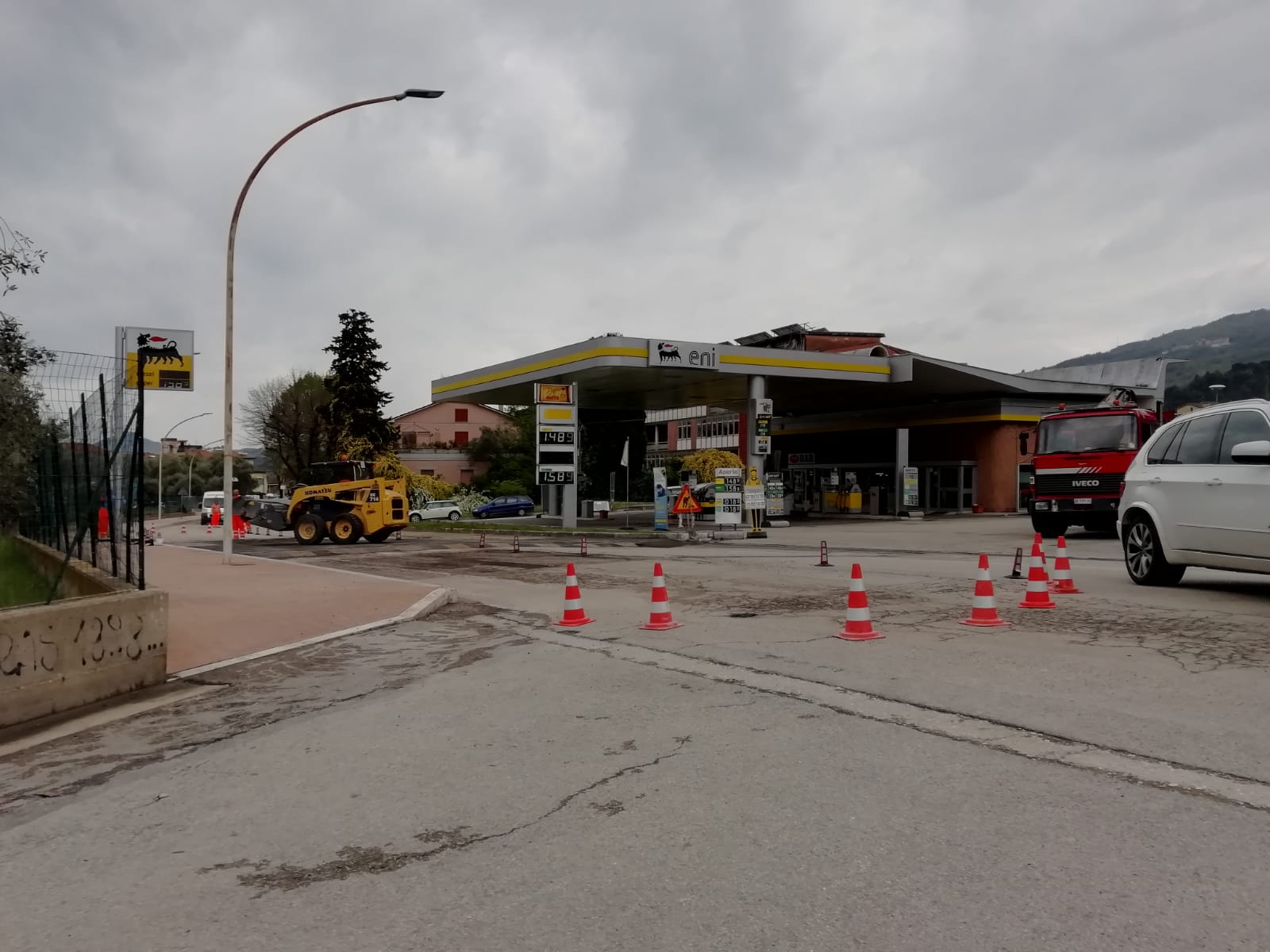 Ruspe al lavoro per addolcire <br> il dosso davanti all’Agraria
