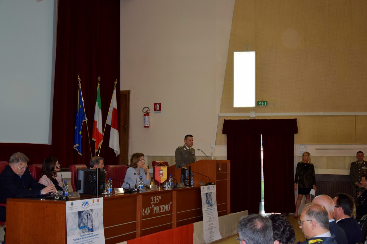 Il 235° Reggimento Piceno <br> ospita il “Progetto Martina”