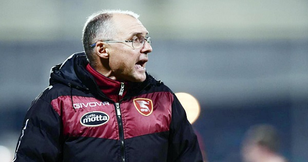 Salernitana, esonerato Gregucci: <br> al suo posto torna Menichini <br> Novellino cacciato a Catania