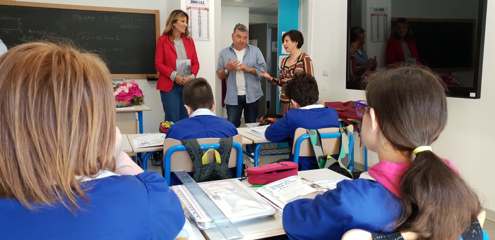 Il Gruppo Gabrielli <br> con i piccoli studenti <br> di Arquata del Tronto