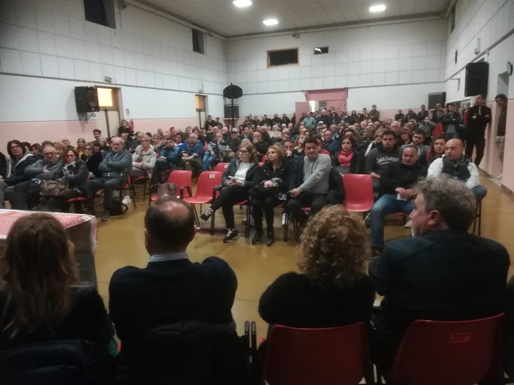 Mandozzi riempie il cinema Gigli: <br> «Vogliamo far scegliere i cittadini»