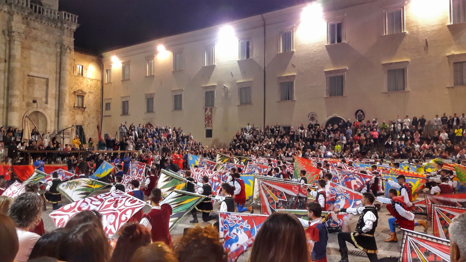 Quintana, è tempo di prove <br> E gli sbandieratori scaldano l’atmosfera