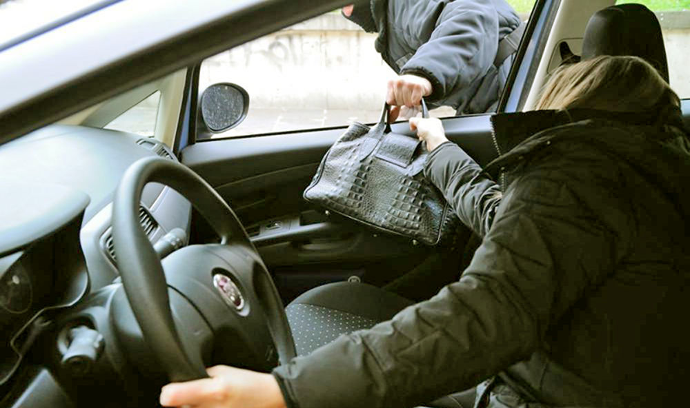 Scippa una donna, <br> arrestato un 53enne