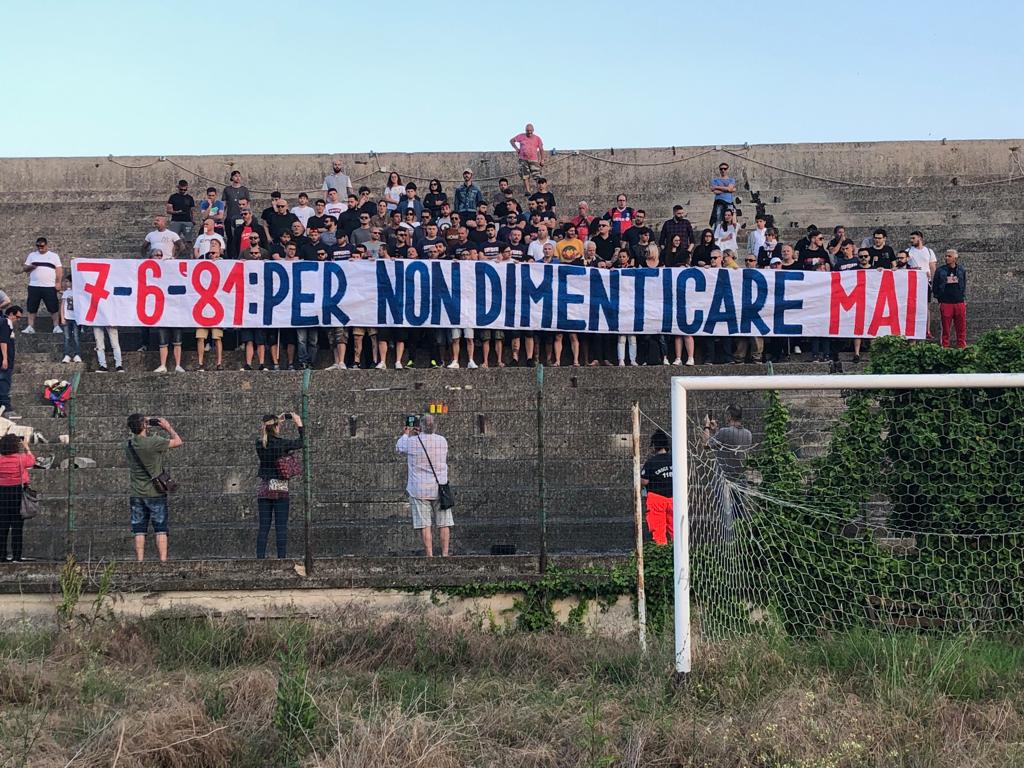 Trentotto anni fa la tragedia del Ballarin, <br> i tifosi ricordano quei momenti <br> con una suggestiva manifestazione