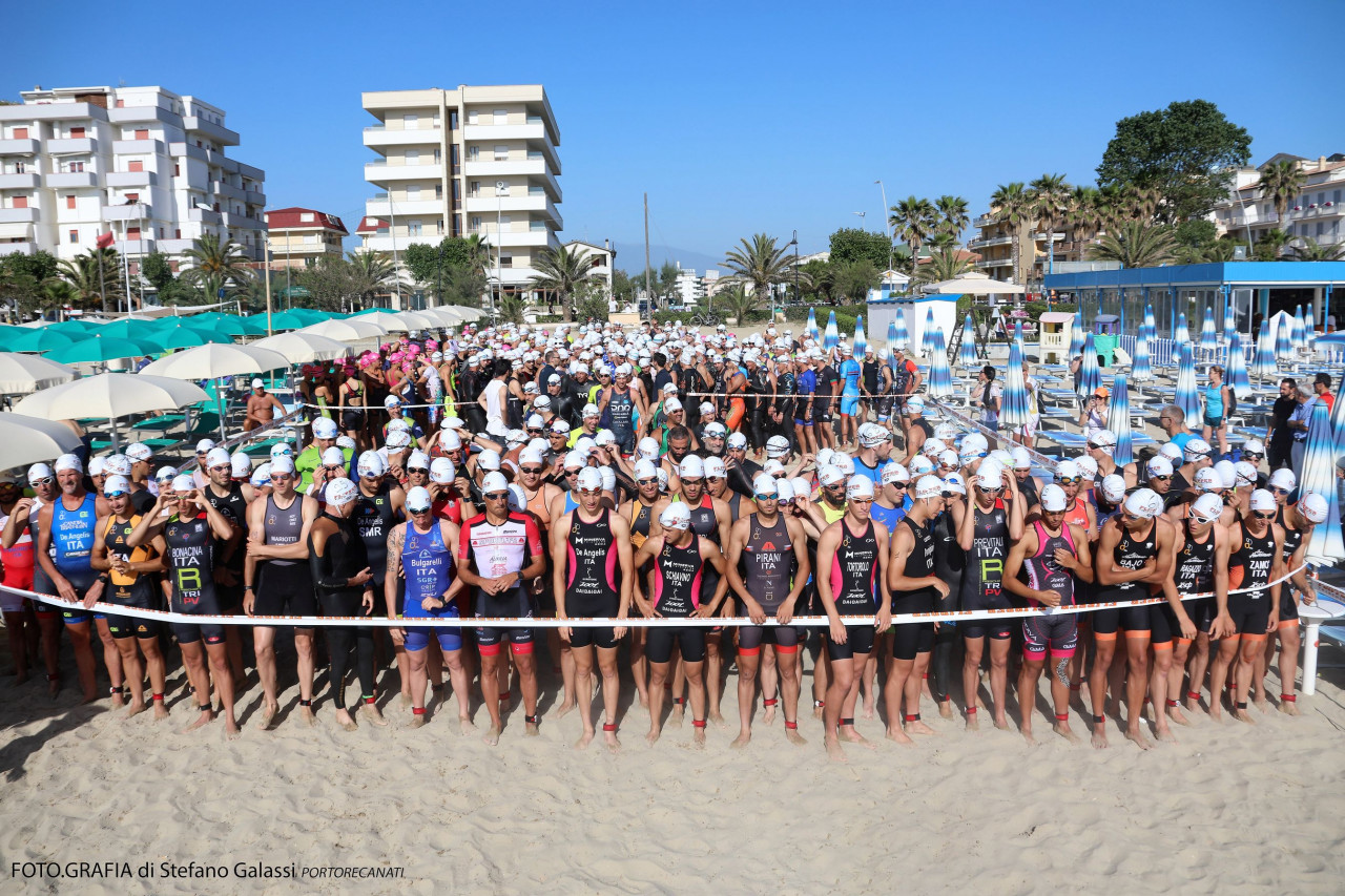 Triathlon Olimpico Albatour <br> con la Flipper Ascoli (Le foto)