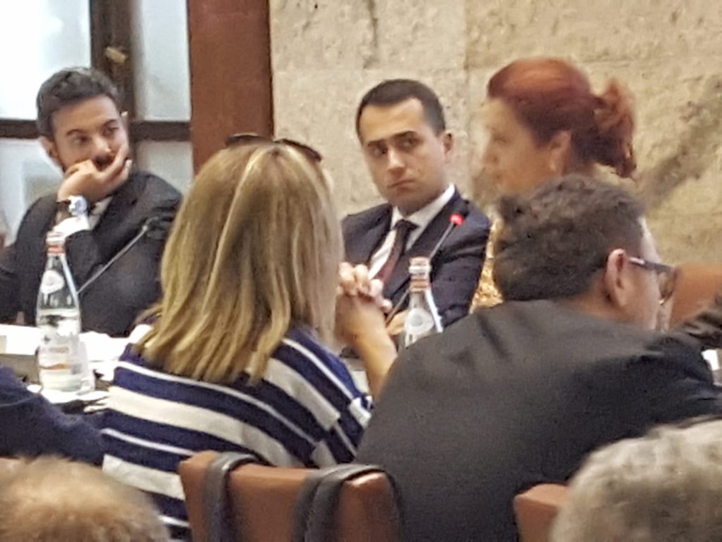 Caos Whirlpool, <br> dura presa di posizione <br> del ministro Di Maio <br> <span> (Foto e Video)
