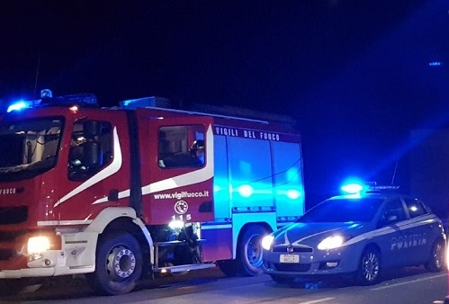 <span>Dramma all’alba</span>: <br>si butta dal cavalcavia <br> dell’autostrada, muore un uomo