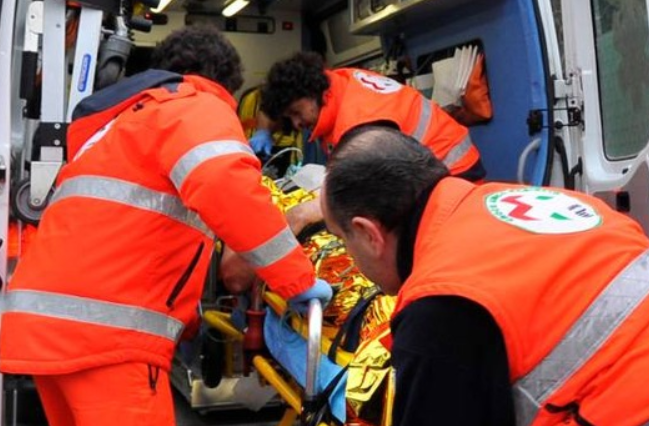 Muore per infarto nel garage <br> di casa dopo il temporale