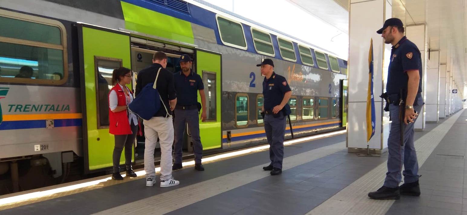 Controlli nelle stazioni di <br> Marche, Abruzzo e Umbria: <br> 345 persone identificate