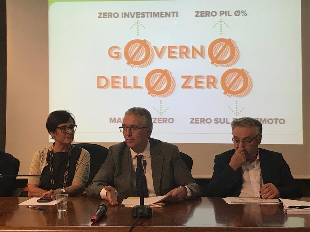La lezione del “prof” Ceriscioli: <br> «È il Governo dello zero»<br> Duro affondo sulla gestione del sisma