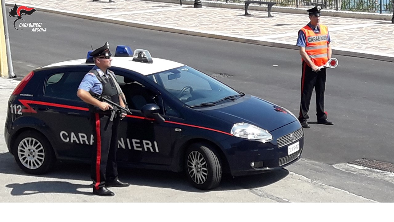 Guida l’auto della nonna <br> ma non ha mai conseguito la patente: <br> multa da 5.000 euro