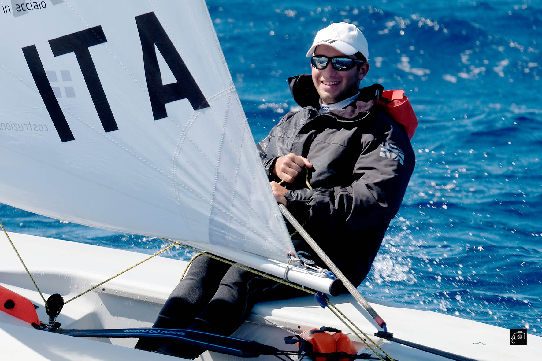 17enne del Circolo Nautico <br> batte il record del mondo <br> in barca a vela