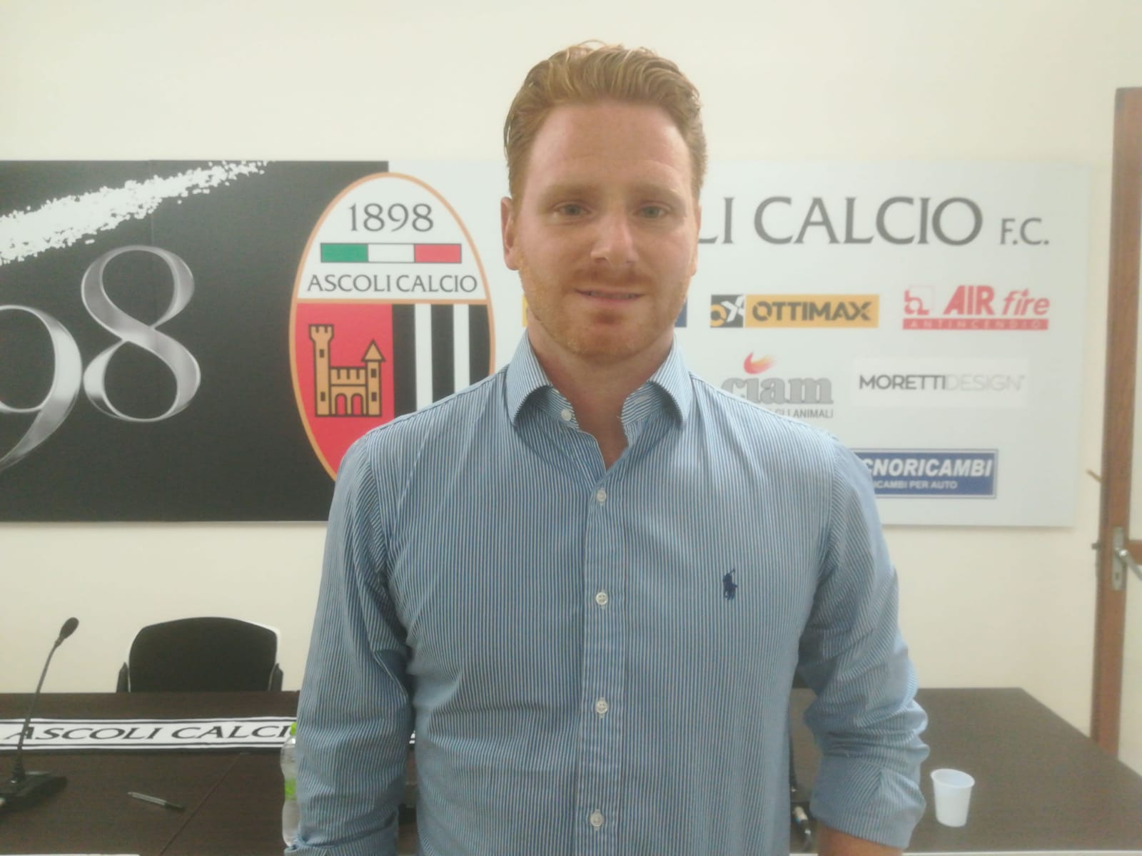 Ascoli, lo staff del settore giovanile <br> guidato da Guillermo Abascal Perez <br> Abbonamenti a quota 2.515