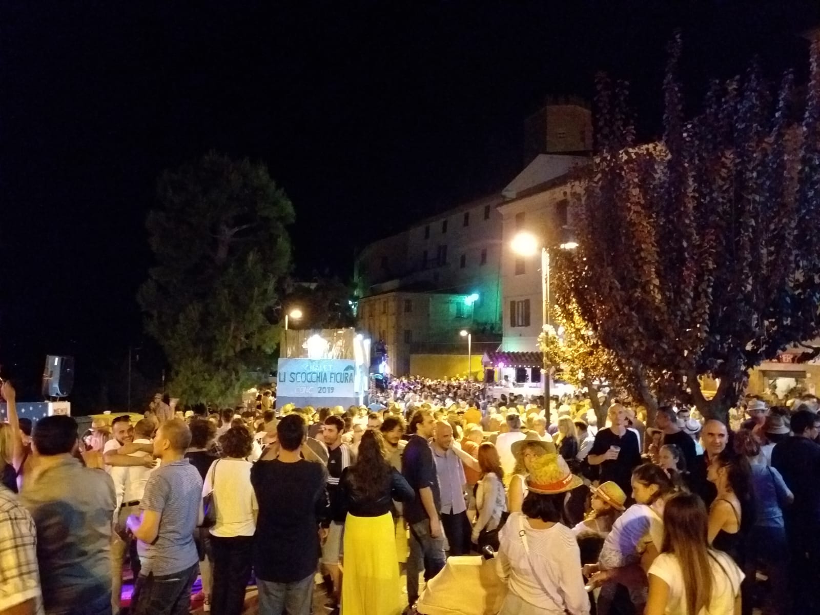 Migliaia di persone alla “V’vtella 2019”: <br> musica, cibo e vino fino a notte fonda <br> <span> (Tutte le foto)