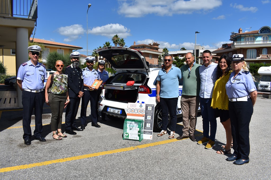 Imprenditore dona due defibrillatori <br> al Comune di Monteprandone