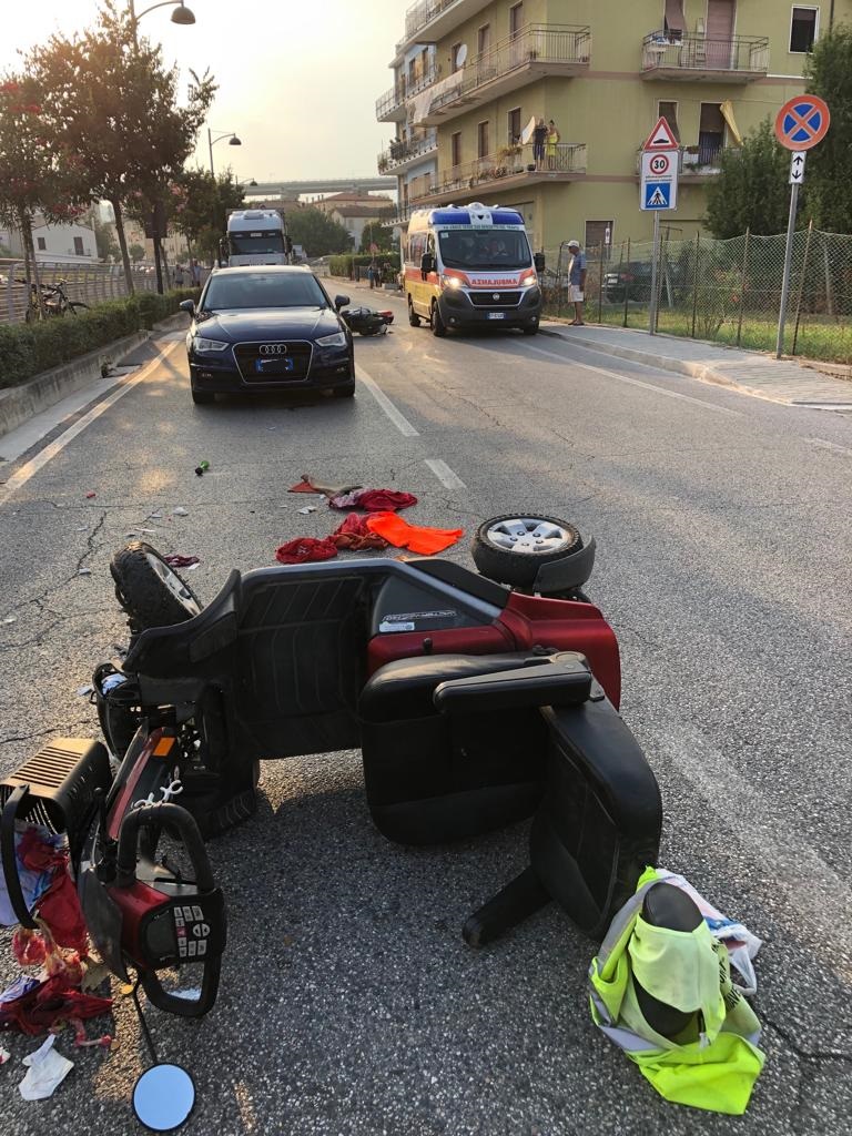 Scooter contro il quadriciclo <br> di un disabile, <br> grave l’anziano di 81 anni