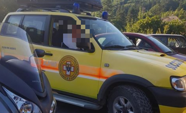 Scontro in volo tra due alianti: <br> pilota si lancia con paracadute
