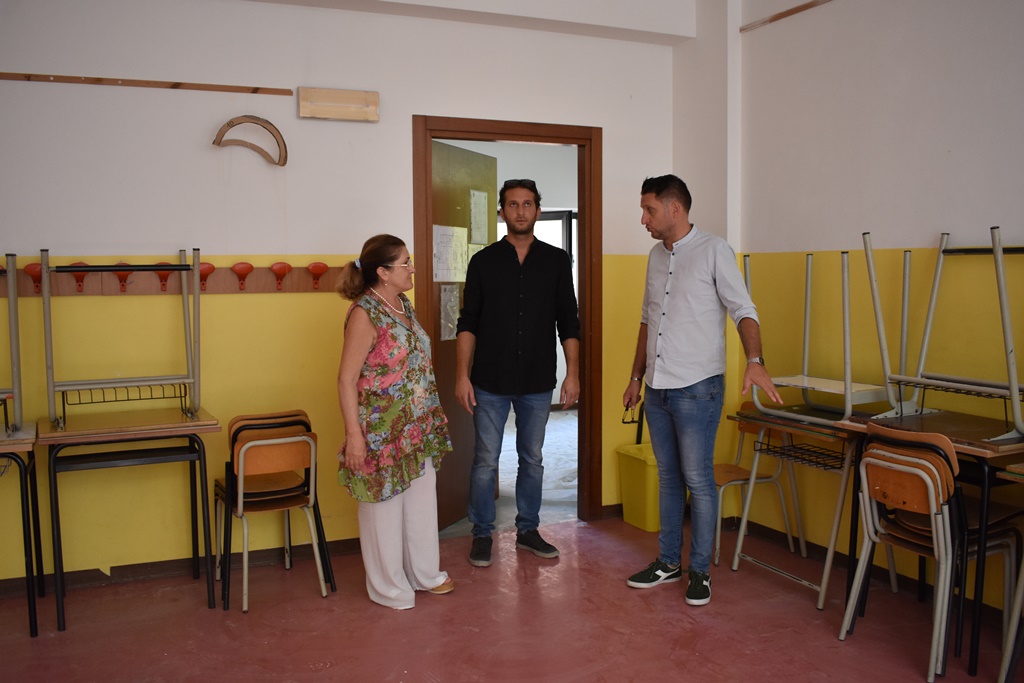 Scuola “Allegretti”, lavori nelle aule: <br> il Comune spende i fondi del Ministero
