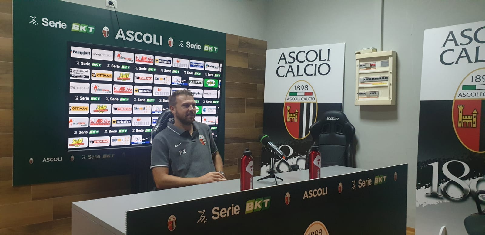 Zanetti: «Vinta una partita sporca <br> ma ho visto tanti errori»