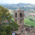 Vivere nell’entroterra del Piceno, la sfida quotidiana delle famiglie: servizi, lavoro e futuro dopo il sisma Vivere nell’entroterra del Piceno, la sfida quotidiana delle famiglie: servizi, lavoro e futuro dopo il sisma
