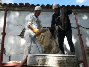 Arquata, il leone ruggisce ancora: <br> salvata la preziosa scultura <br><span> (Foto e video) </span>