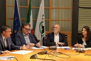 Il-gruppo-M5S-MARCHE-da-sinistra-Piergiorgio-Fabbri-Peppe-Giorgini-Gianni-Maggi-e-Romina-Pergolesi-300x200