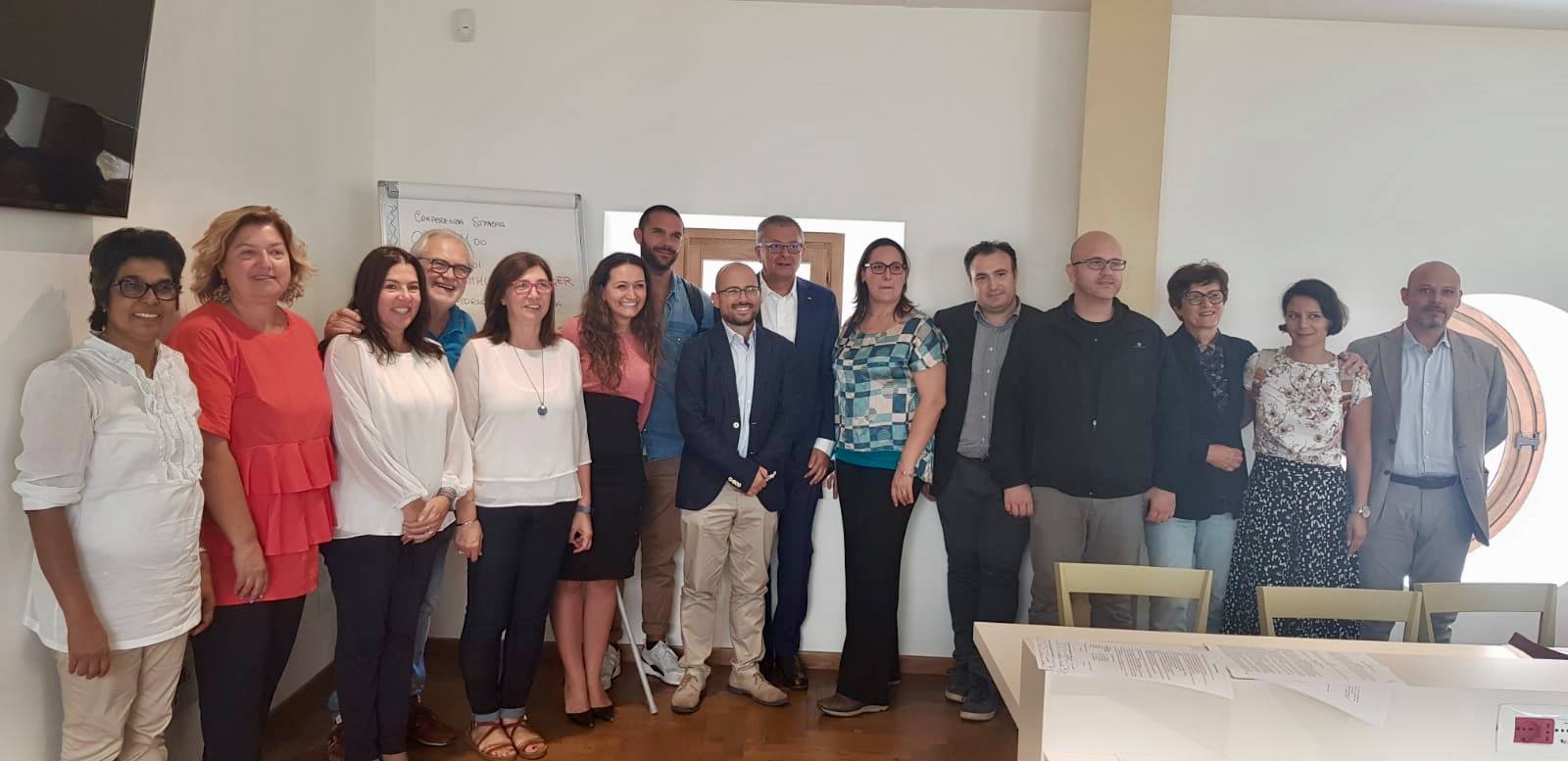 Nasce l’associazione “Sostare” <br> per occuparsi della <br> “scuola di community manager”