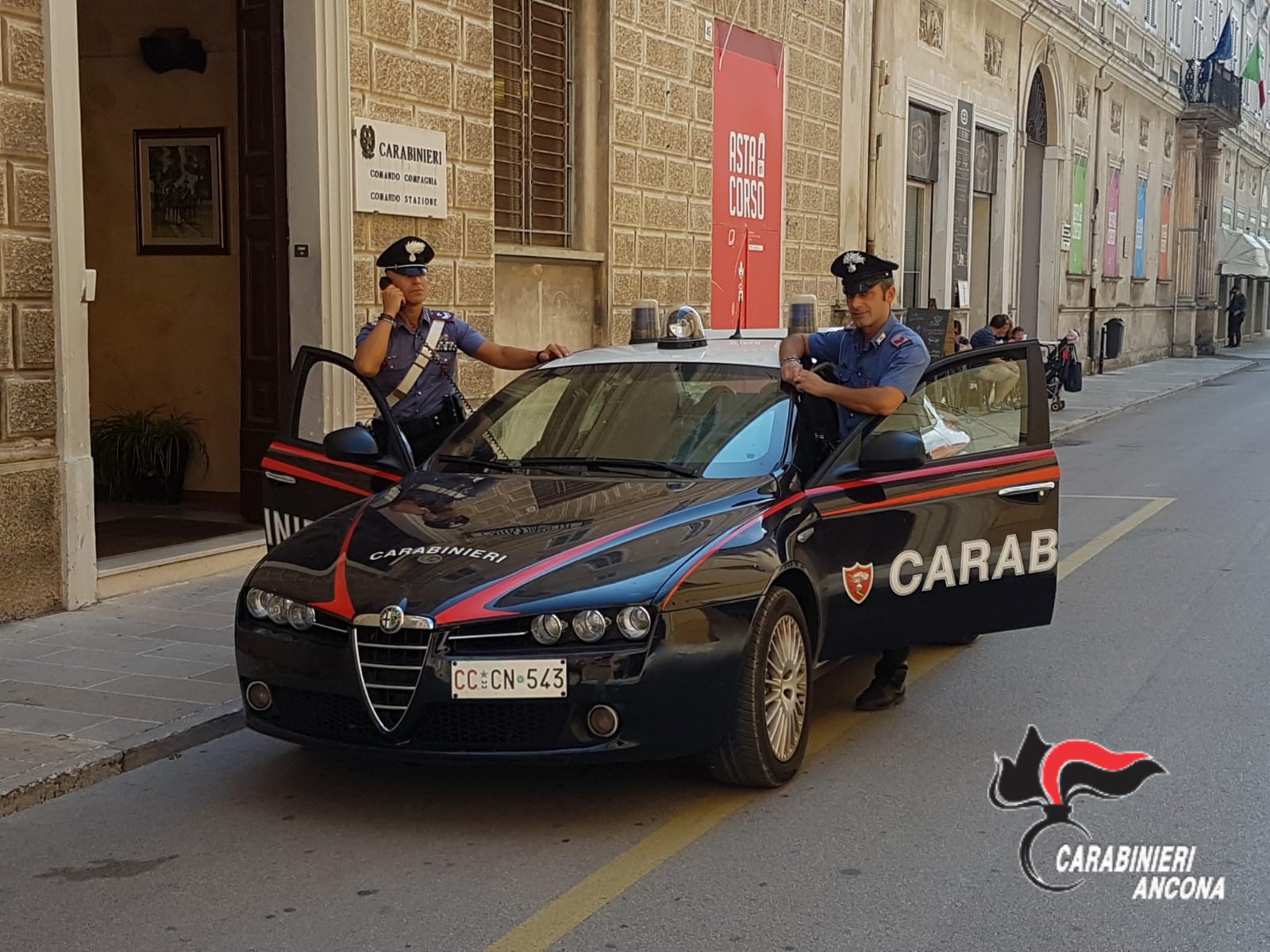 Vuole lanciarsi dal campanile, <br> salvato in extremis dai Carabinieri