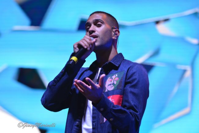 Tutti pazzi per Mahmood <br> La visita ai bambini del “Salesi” <span> (Foto/Video) </span>