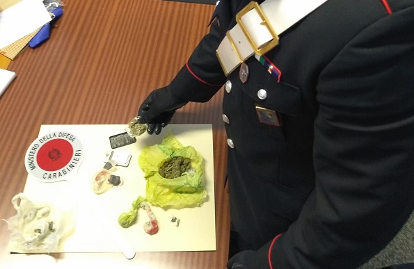 Spaccio in flagranza, <br> Carabinieri arrestano due persone