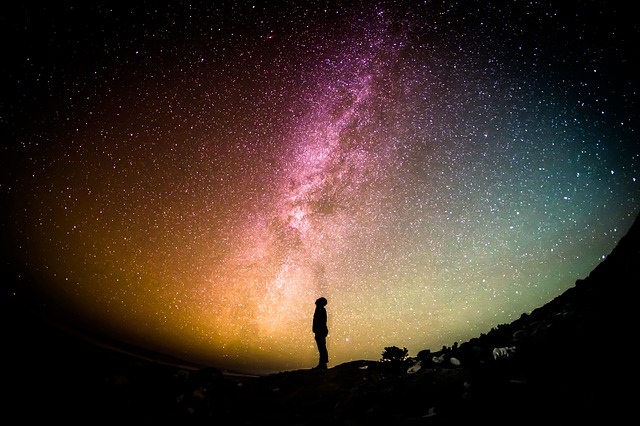 Materia oscura e universi paralleli <br> in un incontro di divulgazione scientifica
