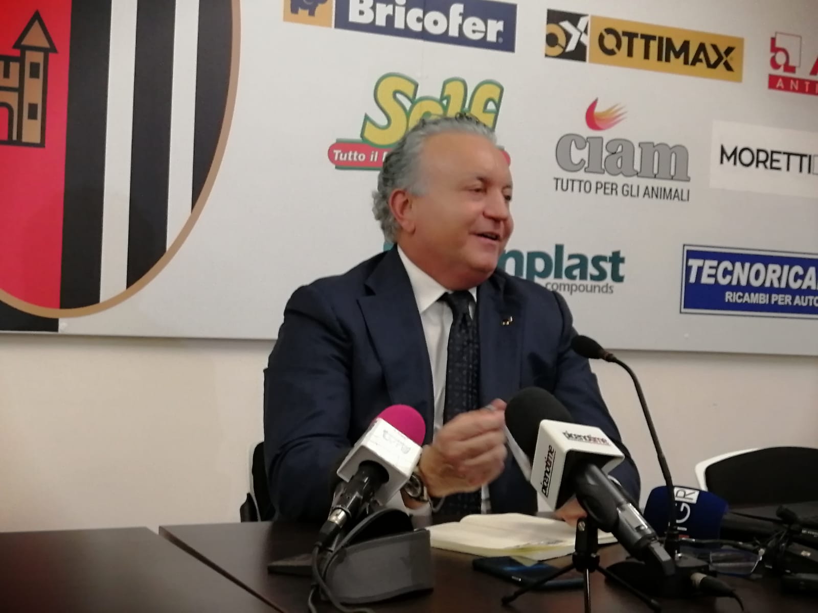 Crisi Ascoli, il patron Pulcinelli: <br> «Spero che Tosti ci ripensi, <br> non sposterò la sede»