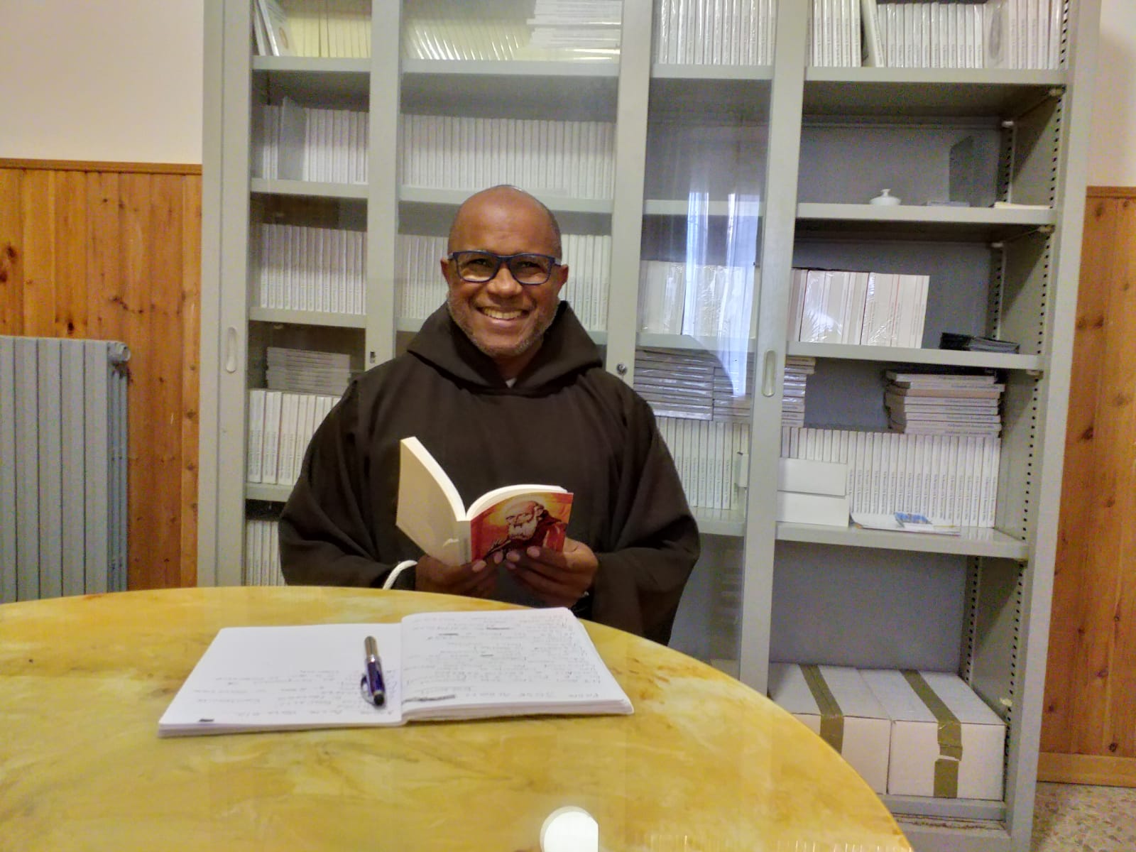 Fra Josè Alberto Dos Santos <br> e il sogno di un libro di poesie