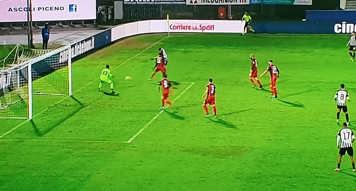 L’Ascoli rientra nella griglia playoff <br> Ninkovic e Scamacca <br> ribaltano (3-2) il Cosenza