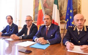 Cannabis light, revocata la licenza <br> a due titolari di negozi: <br> «Civitanova prima in Italia» (Video)