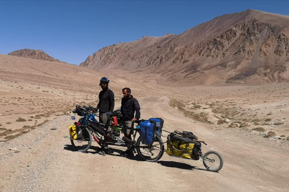 12mila km in 230 giorni: <br> Davide Valacchi in tandem <br> da Roma al Kazakistan