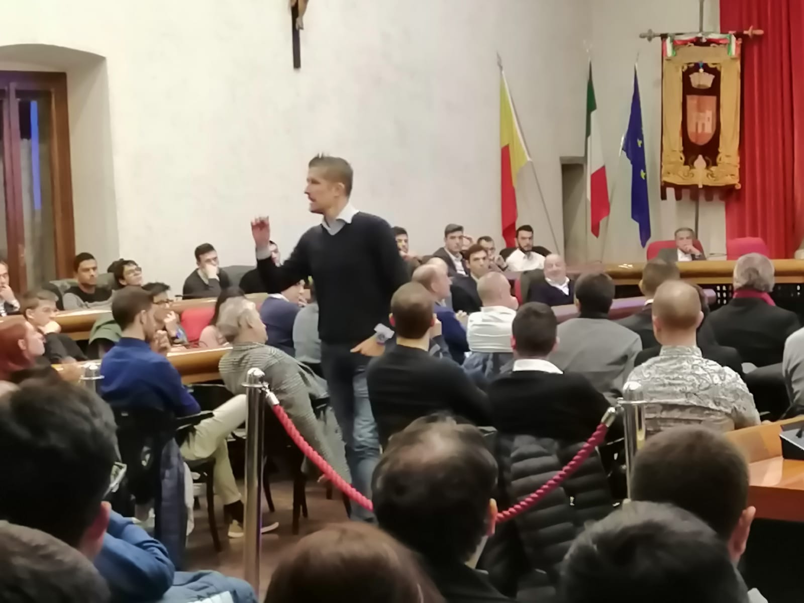 Arbitri di calcio a lezione <br> dall’internazionale Orsato <br> «Dovete mantenere equilibrio»