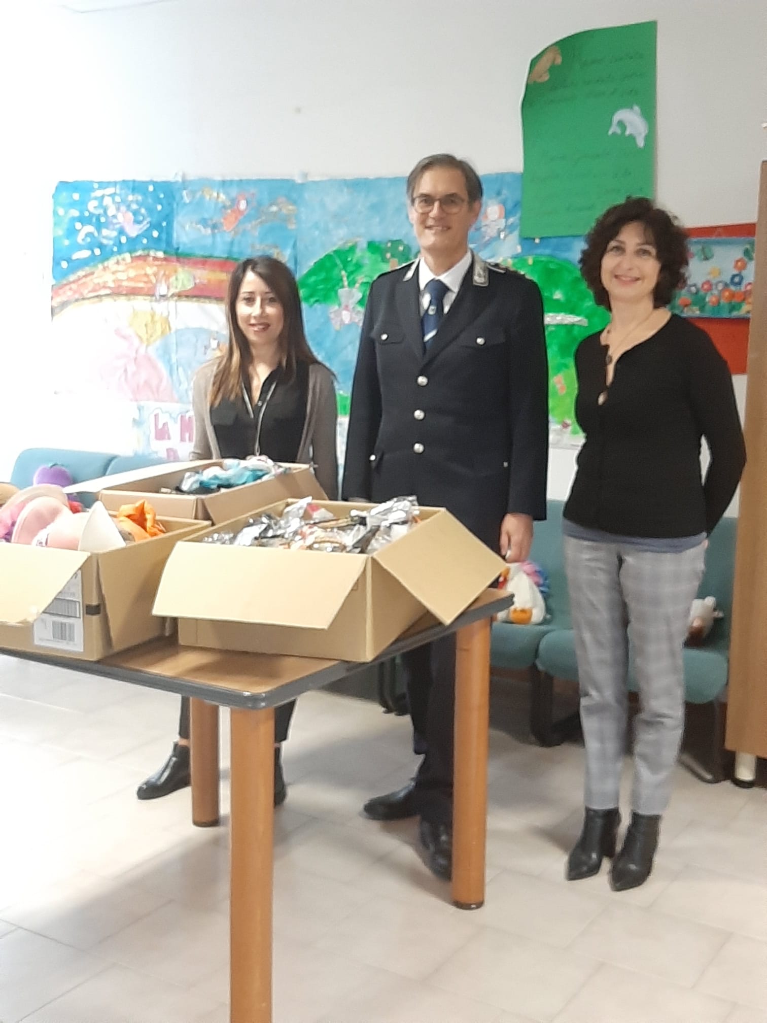 Gli oggetti sequestrati agli abusivi <br> diventano premi per la tombola