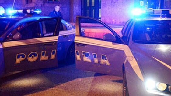 «Questa non è cocaina ma bicarbonato» <br> 37enne irrompe a casa di una donna <br> poi aggredisce i poliziotti: arrestato