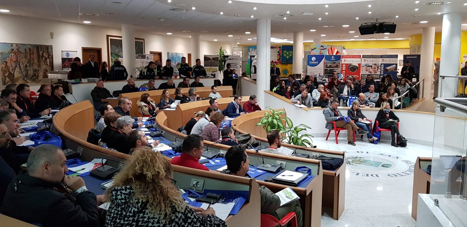 Codice della strada <br> e nuove norme, <br> Vigili urbani a lezione in Comune