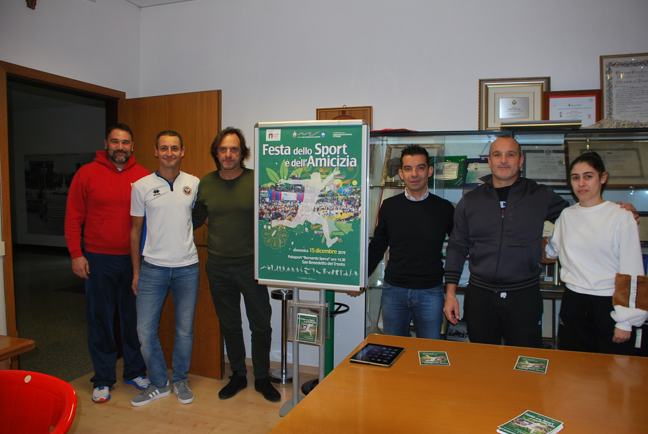 Sport e amicizia in festa al PalaSpeca <br> Premi ed esibizioni per centinaia di atleti