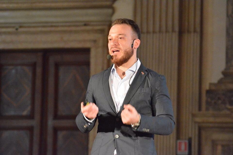 “Fai esplodere la tua azienda”: <br> l’imprenditore Carbonelli <br> svela i segreti dell’e-commerce