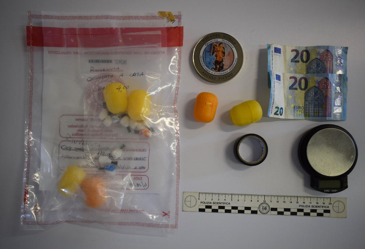 Cocaina negli slip, <br> arrestato per spaccio <br> un 34enne ascolano